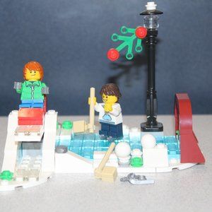 Lego Creator 40107. Complete Set W/ Manual. Winter Skating Scene Holiday Edition